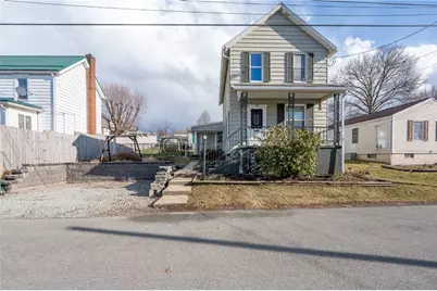 39 Kingston St, Youngstown, PA 15696 - Photo 1