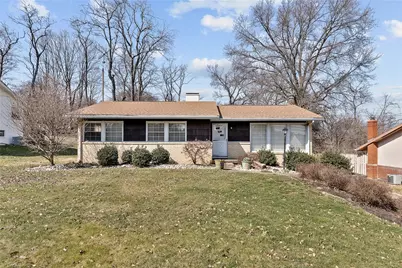 1008 Thorn Run Rd, Moon/Crescent Twp, PA 15108 - Photo 1