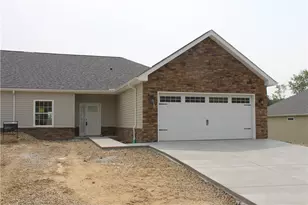 330 Cherokee Dr, Chippewa Township, PA 15010 - Photo 1