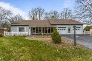 46 Easton Rd, Hermitage, PA 16148 - Photo 1