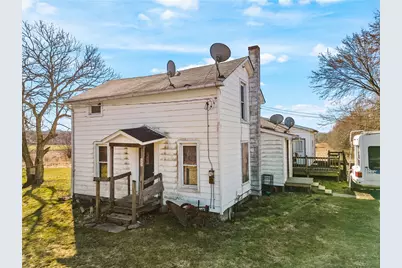 35 Falconbridge Ln, Stoneboro, PA 16153 - Photo 1