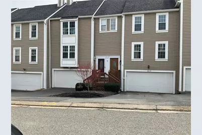 2639 Hunters Point Drive, Pittsburgh, PA 15090 - Photo 1