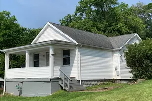 719 Zimmerman St, Jeannette, PA 15644 - Photo 1