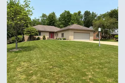 129 Lakeshore Dr, Center Township, PA 16001 - Photo 1