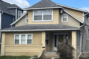 404 Franklin Ave, Vandergrift, PA 15690 - Photo 1