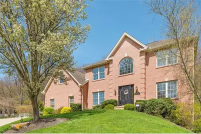 138 Oakview Dr, Cranberry Township, PA 16066 - Photo 1