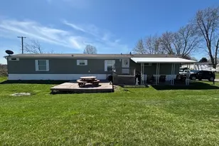 744 Galloway Dr, Middlesex Township, PA 16059 - Photo 1