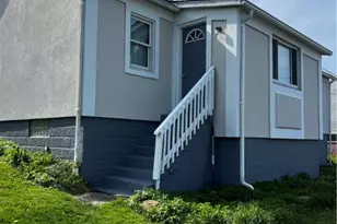 34 N Pine St, Ellsworth Boro, PA 15331 - Photo 1