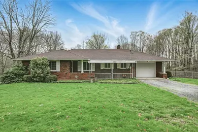 940 Fredonia Rd, Perry Township, PA 16130 - Photo 1