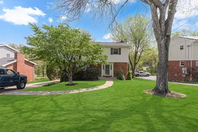 61 Norfolk Dr, Robinson Twp, PA 15108 - Photo 1