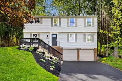 209 Glengarry Dr, Moon/Crescent Twp, PA 15108 - Photo 1