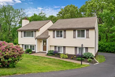 15 Fawnridge Dr, Robinson Twp, PA 15136 - Photo 1