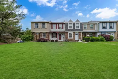 7102 Lafayette Sq, Hopewell Township, PA 15001 - Photo 1