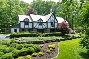 851 Chateau Dr, Franklin Township, PA 16117 - Photo 1