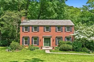 105 Woodshire Dr, Pittsburgh, PA 15215 - Photo 1