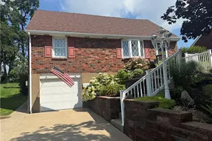 10 Claireview Dr, Carnegie, PA 15106 - Photo 1