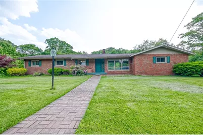 821 Chateau Dr, Franklin Township, PA 16117 - Photo 1