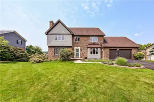 28 Saddlebrook Dr, Hempfield Township, PA 15601 - Photo 1