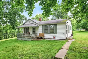 283 S 5th St, Sharpsville, PA 16150 - Photo 1