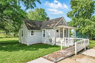 209 George St, Farrell, PA 16121 - Photo 1