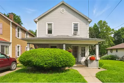 422 Glen Ave, Ellwood City, PA 16117 - Photo 1