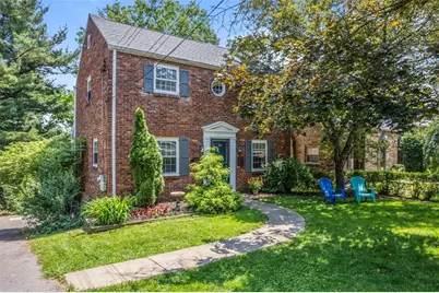579 Kenilworth Dr, Pittsburgh, PA 15228 - Photo 1