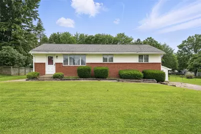 14 Denamen B Dr, West Middlesex Boro, PA 16159 - Photo 1