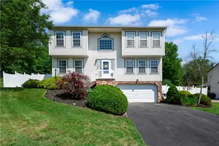 1004 King Edward Dr, Cecil, PA 15057 - Photo 1