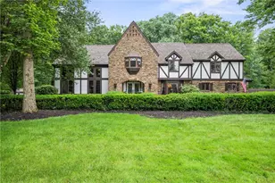 633 Westminster Rd, Hermitage, PA 16148 - Photo 1