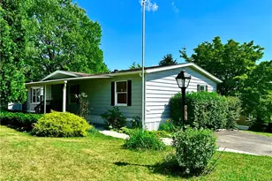 136 York Rd, Cranberry Township, PA 16066 - Photo 1