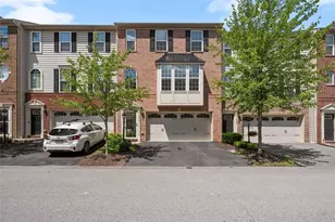 1004 Pointe View Dr, Adams Township, PA 16046 - Photo 1