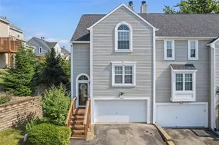 2692 Hunters Point Dr, Pittsburgh, PA 15090 - Photo 1