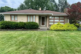 130 Overlook Dr, Brighton Township, PA 15009 - Photo 1