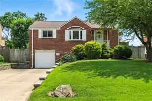 639 Blossom Dr, Pittsburgh, PA 15236 - Photo 1