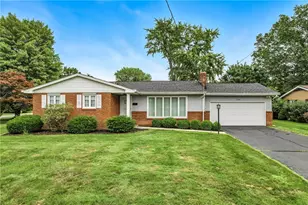 736 Richmond Dr, Hermitage, PA 16148 - Photo 1