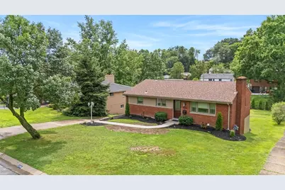 1290 Lakemont Dr, Pittsburgh, PA 15243 - Photo 1