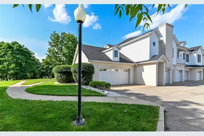 208 Adams Pointe Blvd #6, Adams Township, PA 16046 - Photo 1