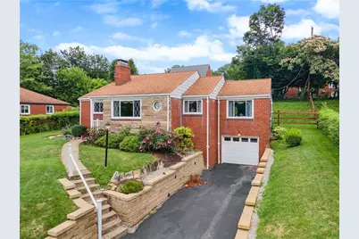 121 Norrington Dr, South Park, PA 15236 - Photo 1