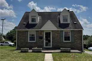 194 Woodhall Dr, Pittsburgh, PA 15236 - Photo 1