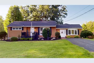 205 Oakland Ave, Twp of But SW, PA 16001 - Photo 1