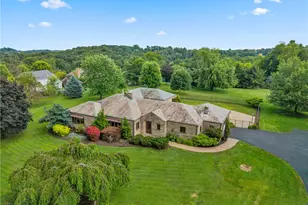 984 Center Oak Dr, Pittsburgh, PA 15237 - Photo 1