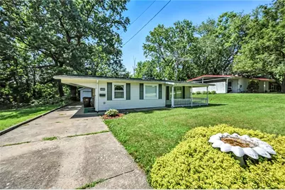 402 Patton Ave, Farrell, PA 16121 - Photo 1