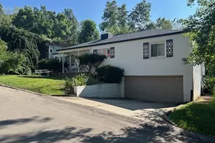 6751 Forest Glen Rd, Pittsburgh, PA 15217 - Photo 1