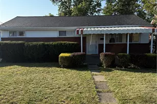 662 Lindsay Rd, Scott Township, PA 15106 - Photo 1