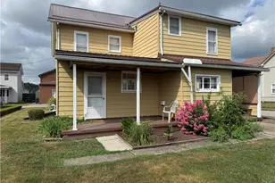 200 Wayne St, Roscoe, PA 15477 - Photo 1