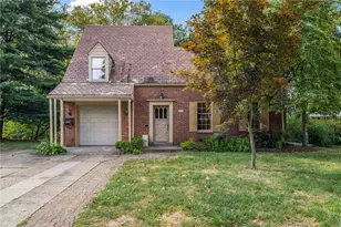 1182 Windermere Dr, Pittsburgh, PA 15218 - Photo 1