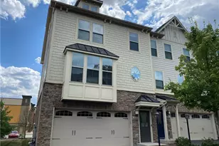 876 Beacon Ln, Pittsburgh, PA 15237 - Photo 1