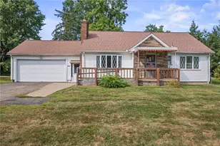 1704 Shady Dr, Farrell, PA 16121 - Photo 1