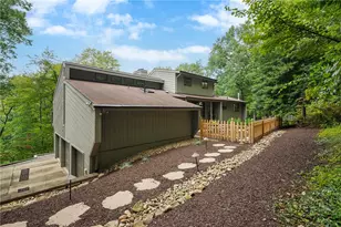 2638 Woodmont Ln, Pittsburgh, PA 15090 - Photo 1