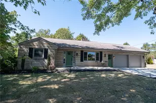 710 Ivy Ln, Center Township, PA 15001 - Photo 1